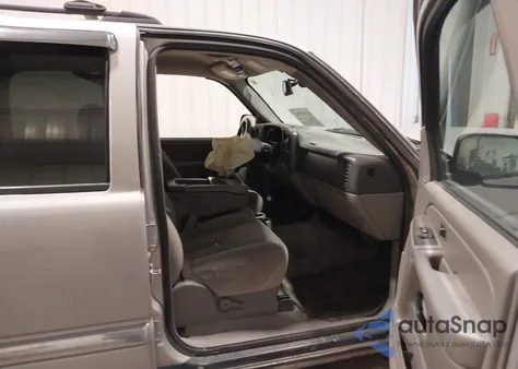 2004 GMC Yukon Xl 1500 Sle z USA, uszkodzony, nr VIN 1GKFK16Z34J315220